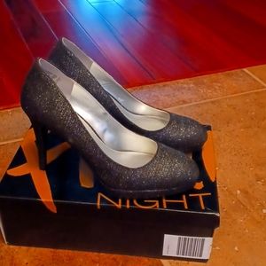 Black Fioni Night size 9 shoes